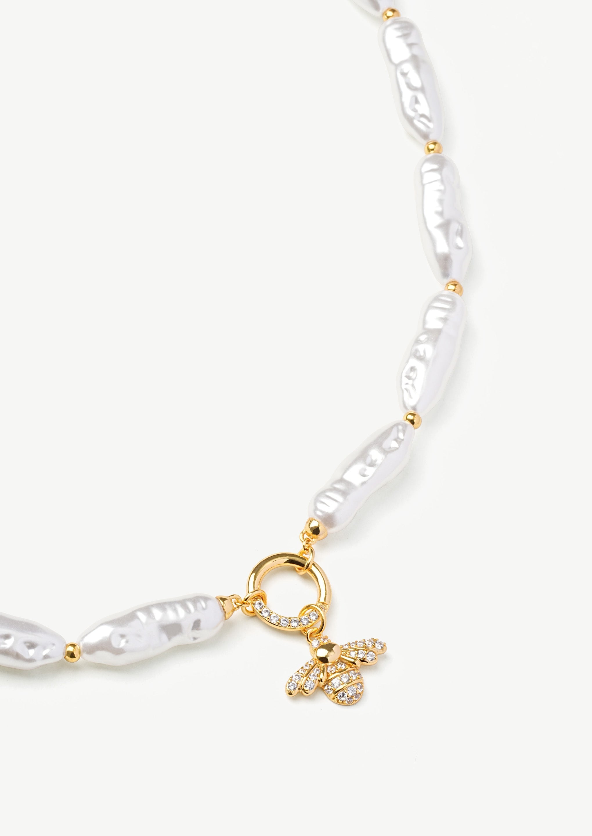 Bee Pendant Pearl Necklace