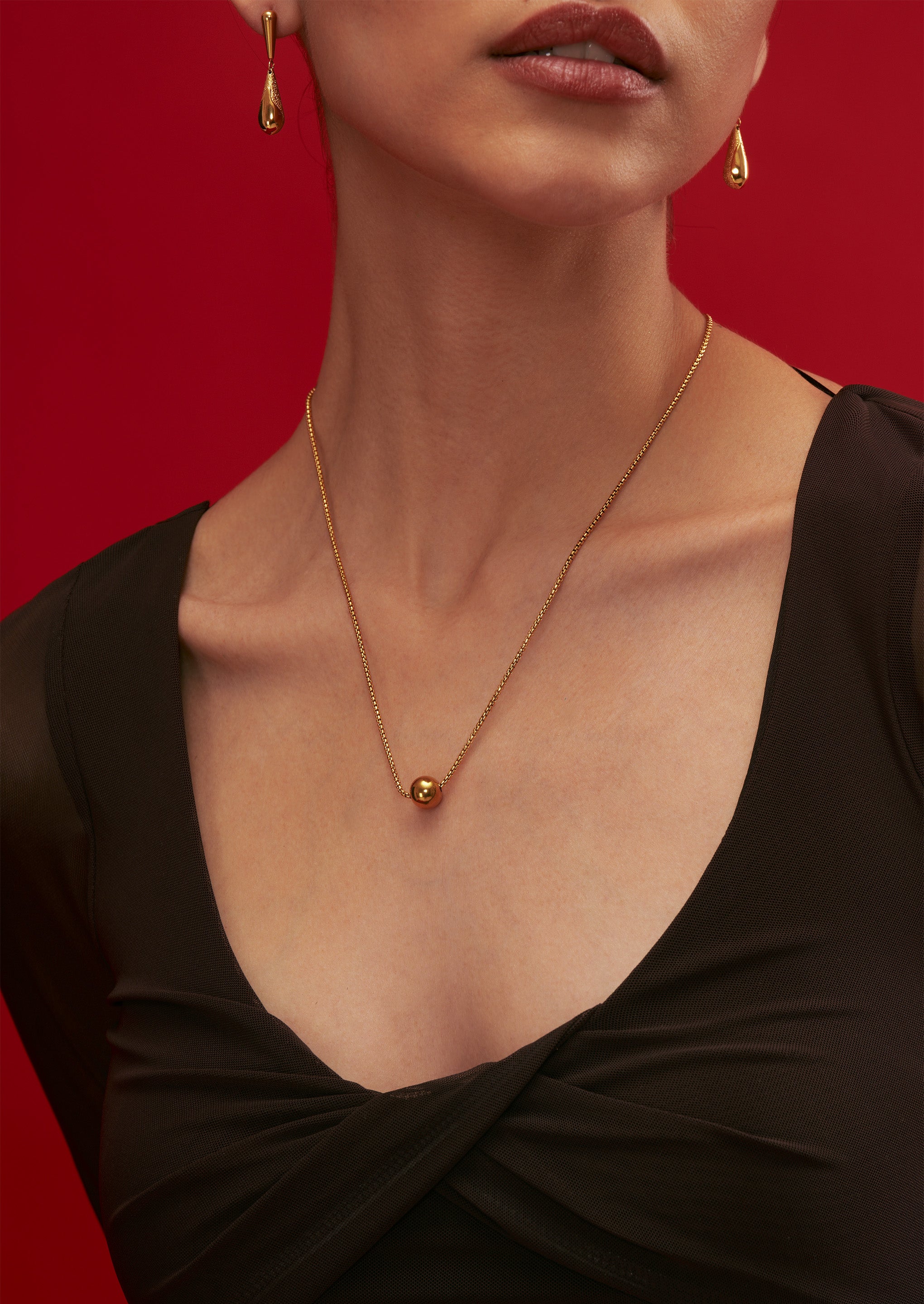 Bold Bead Pendant Necklace