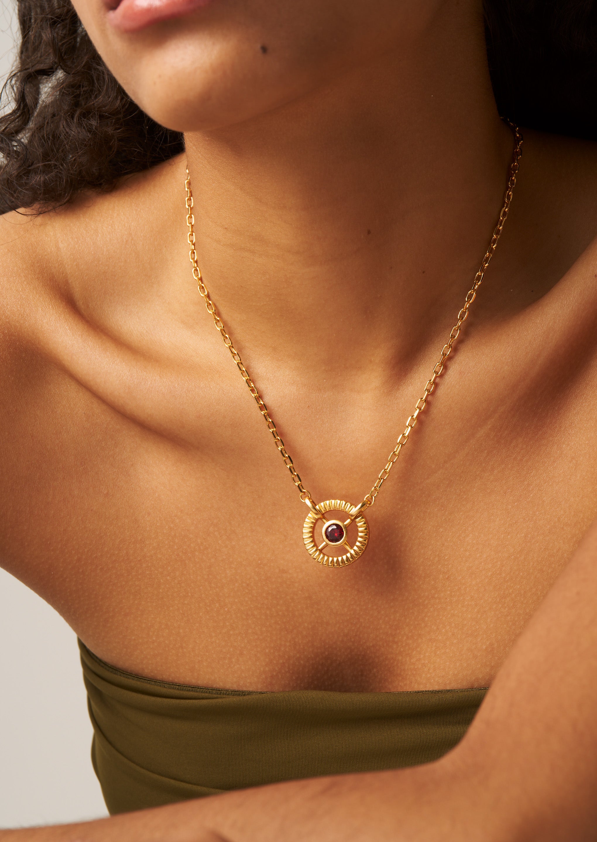 Stone Round Pendant Necklace