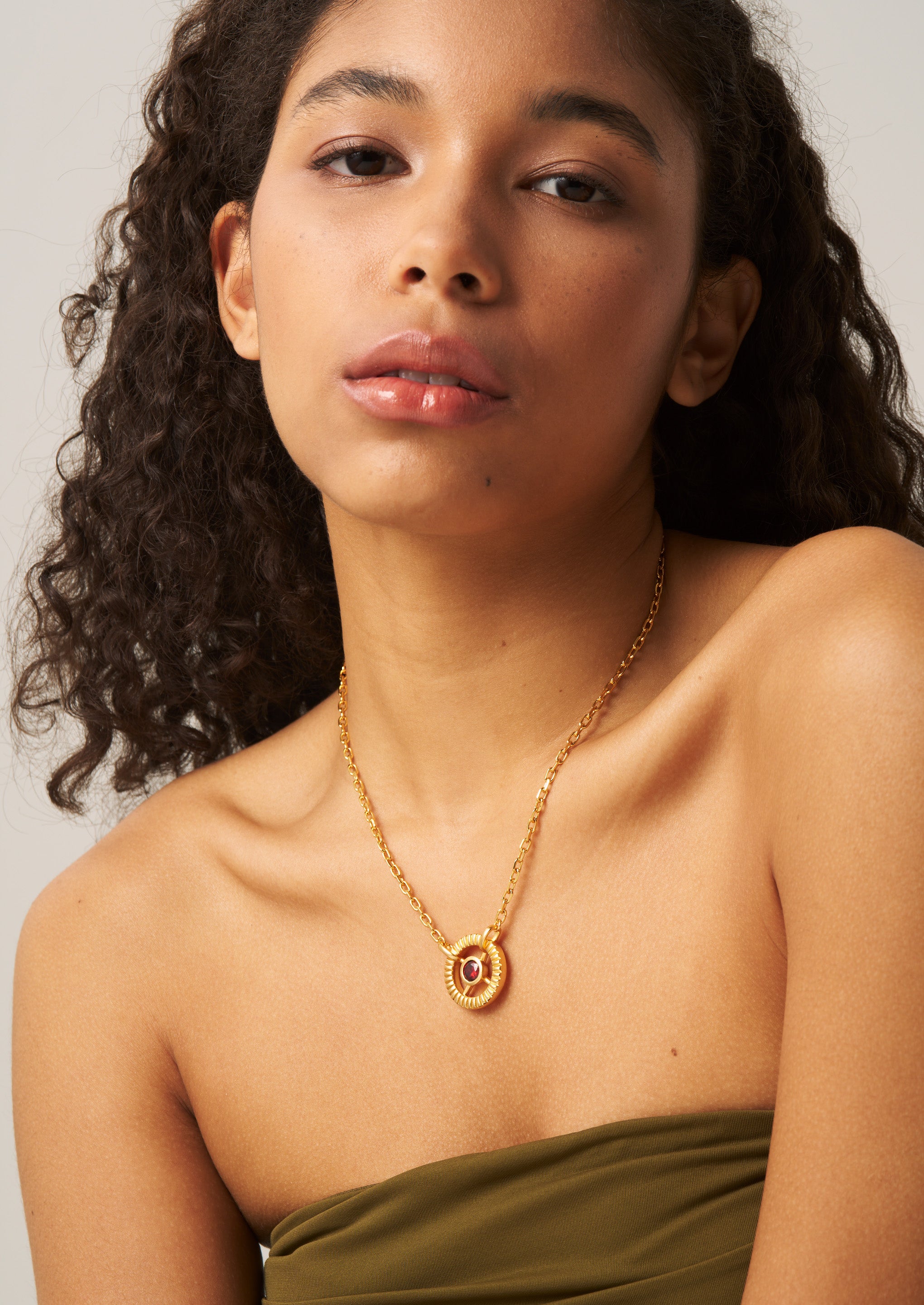 Stone Round Pendant Necklace