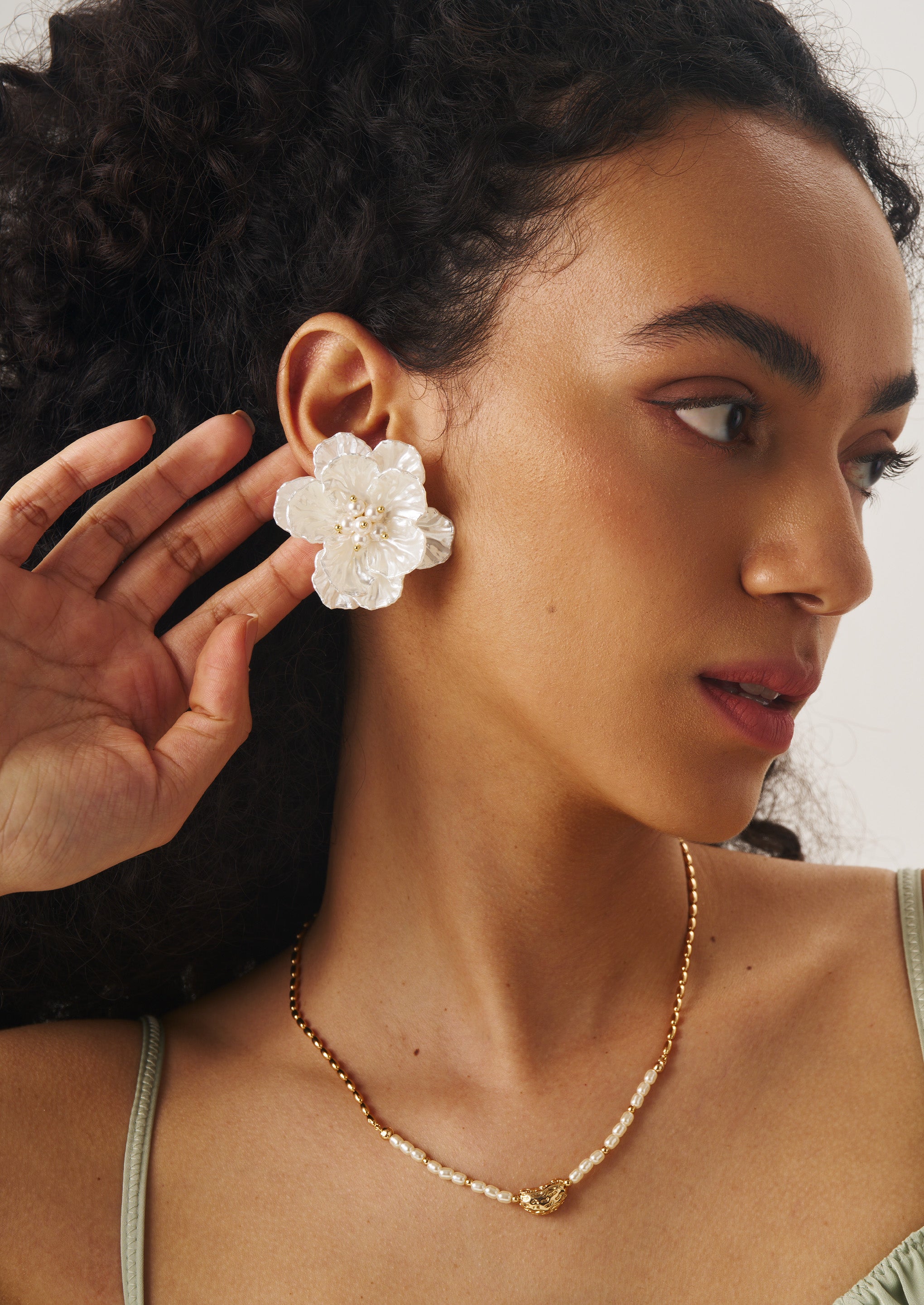 Petal Pearl Flower Earrings