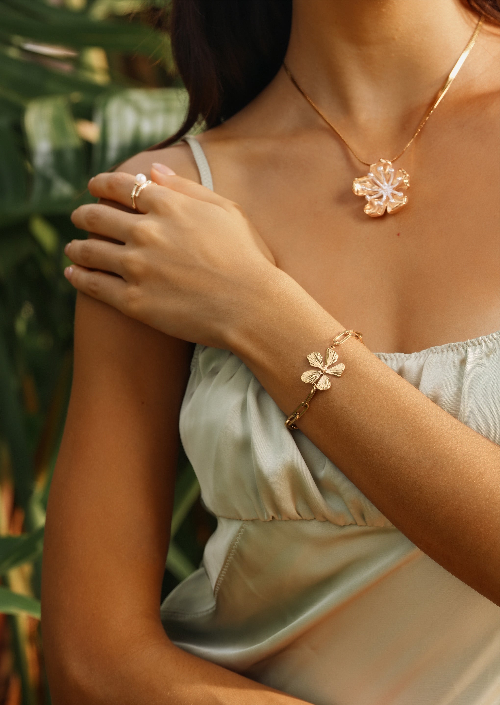 Bloom Flower Pendant Necklace