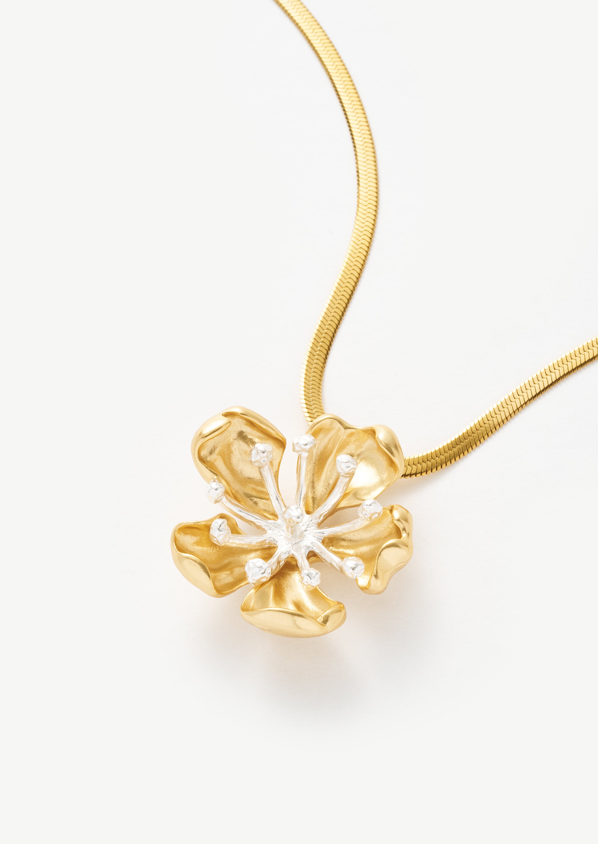 Bloom Flower Pendant Necklace