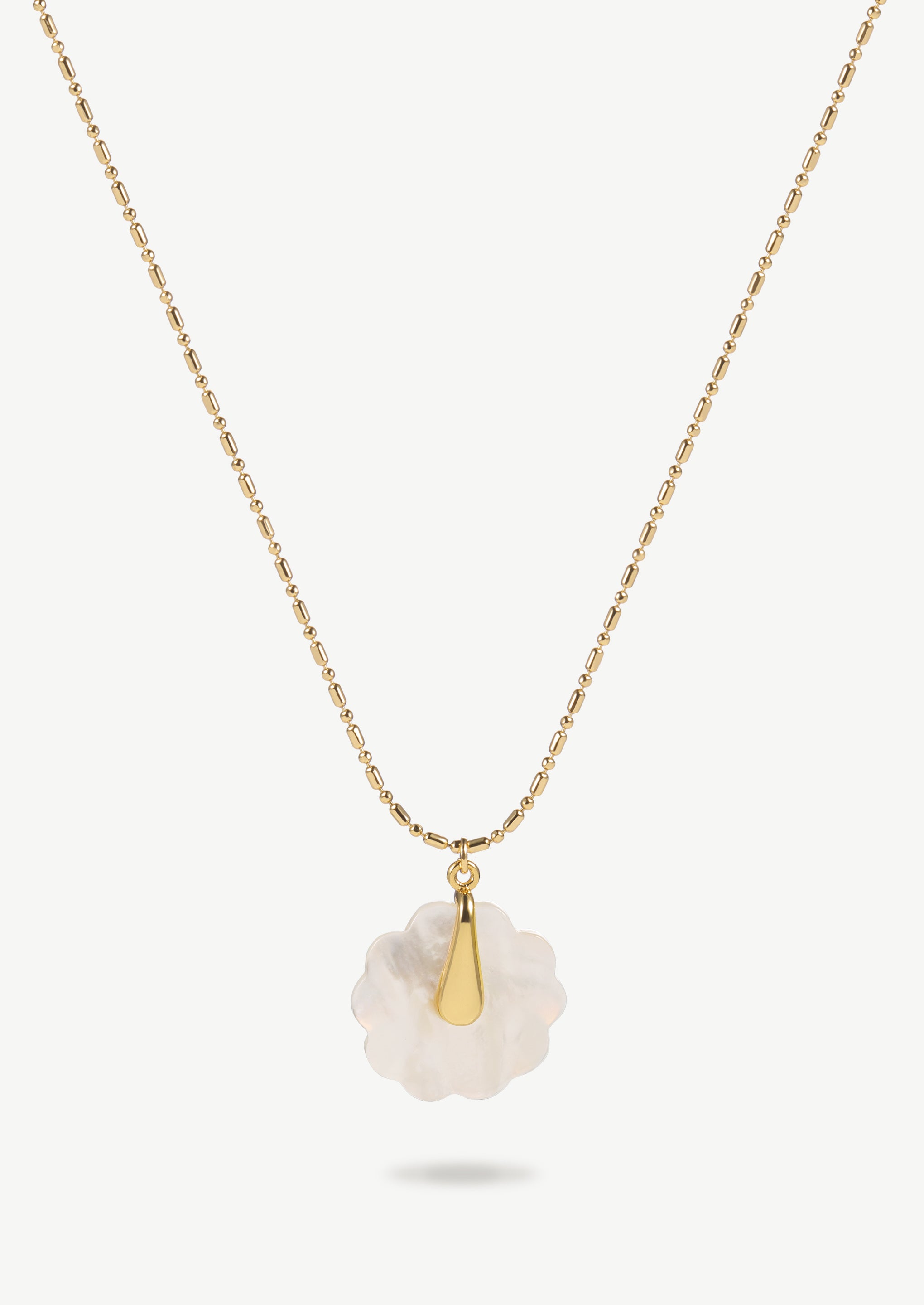 Shell Flower Pendant Necklace